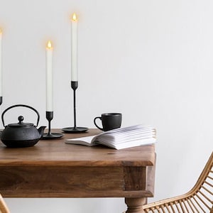 Rechargeable Flameless Candles with Remote 4pcs LED Taper Candles with Timer Charging Base Warm White Light for Home Decor