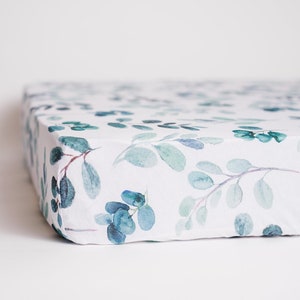 Crib Sheet,Fitted Cotton Sheet,Baby Shower Gift,Floral Crib Sheet,Nursery Bedding,New Baby Gift,Gender Neutral Baby, Baby Girl Crib Sheet