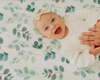 Mini Krippe Pack n Play Baumwolllaken Tragbare Krippe Eukalyptus ausgestattet Babybettwäsche Kinderzimmer Krippe Muster Botanischer Geschlecht Neutral Junge oder Mädchen