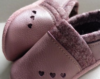 Old pink, wool felt slippers, leather slippers with name, felt slippers, lined leather slippers, wool walking shoes, baby walking shoes,