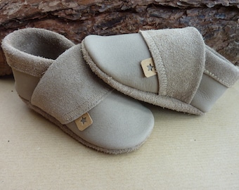 Crawling shoes, nubuck leather, leather slippers, crawling slippers made of cowhide, leather slippers plain, latte macchiato, SnapPap Pumi slippers, Pumi slippers