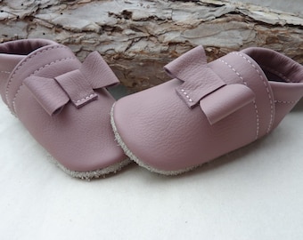 Chaussures bébé à nœuds, vieux rose, chaussures nœud papillon, chaussures de baptême, mocassins bébé à nœuds, mocassins, mocassins, chaussons premiers pas, chaussons Pumi, nude