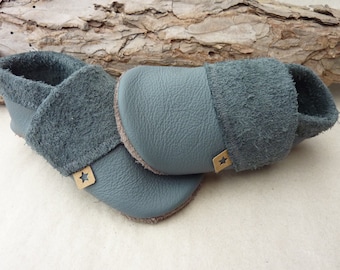 Crawling shoes, leather booties, cowhide crawling booties, simple leather booties, dark grey, grey, Pumi booties, Pumi booties