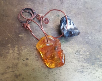 Beach finds, asymmetrical earrings with amber and chicken god in handmade creoles, copper earrings, copper leverbacks