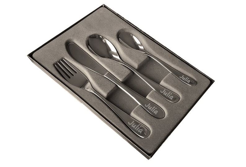 Kinderbesteck Zwilling Filou 4 tlg mit Gravur Besteck Set ZWILLING J.A. Henckels mit Namen graviert Geschenk zur Geburt Taufe Bild 4