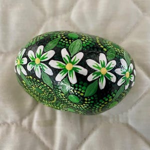 Dotted Flower Rock