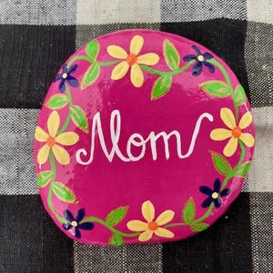Handpainted "Mom" Rock