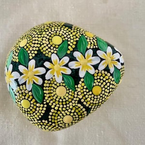 Dotted Flower Rock