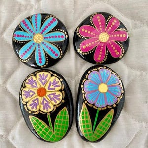 Colorful Flower Rocks imagem 1