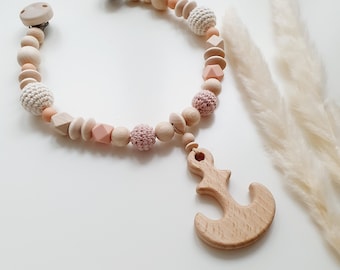 gehäkelte Anker Kinderwagenkette  "Anker" Mädchen, junge, Glöckchen, apricot, creme, beige, kinderwagenkette mit anker, holz, holzanhänger,