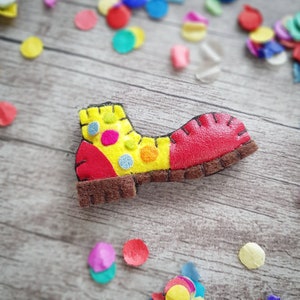 Clownsschuhe Brosche, Filz, Geschenk, Kleinigkeit, Clown, Karneval, Fasching, Grußkarte, Zirkus, Kostüm, Jecken, lustig, Konfetti, Narren