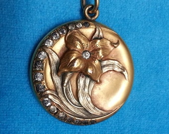 Striking antique Edwardian/Art Nouveau locket, gold-filed? beautiful flower, leaves in green gold, sparkling crystals crescent moon design