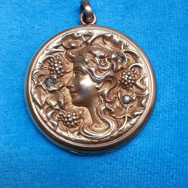 Magnificent antique Edwardian/Art Nouveau 14k  gold-filed locket, beautiful lady with berries and leaves, sparkling crystals, photos