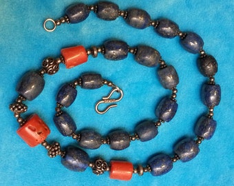 Elegant Tibetan vintage sterling silver graduated coral lapis lazuli necklace, beautiful sterling granulated spacer beads antique-like grace