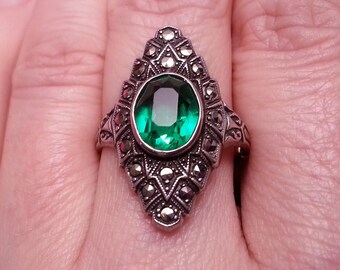 Beautiful sterling silver marcasite vintage ring, green emerald-like faceted gem, Art Deco style elegance, 7 US size sophisticated statement