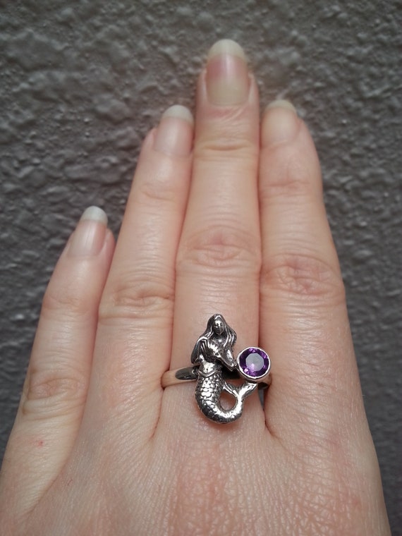 Charming sterling silver mermaid amethyst ring, b… - image 1