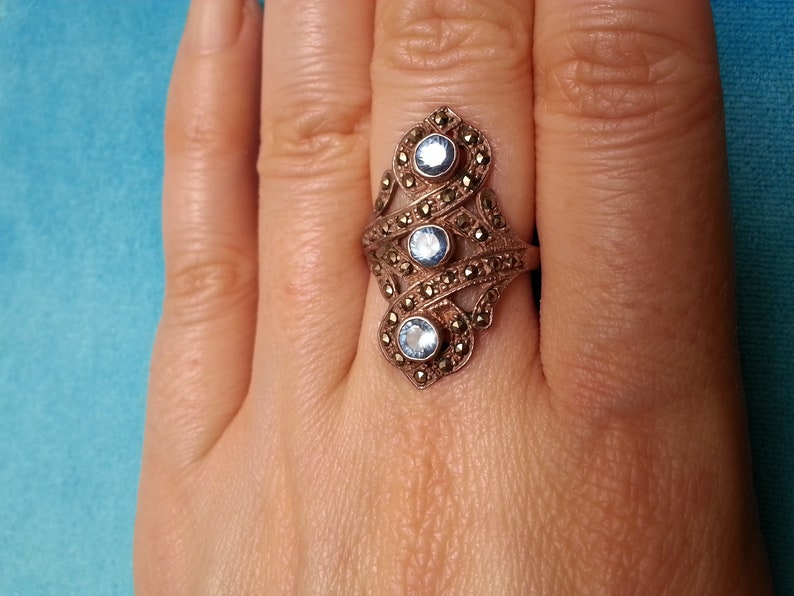 princely beauty 6 US size Art Deco style elegance open adjustable band Magnificent sterling silver blue topaz marcasite vintage ring