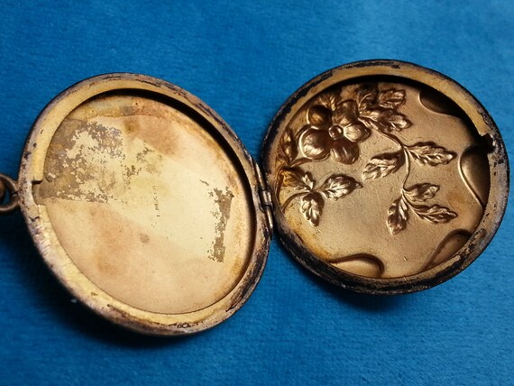 Lovely large antique Edwardian/Art Nouveau locket… - image 10