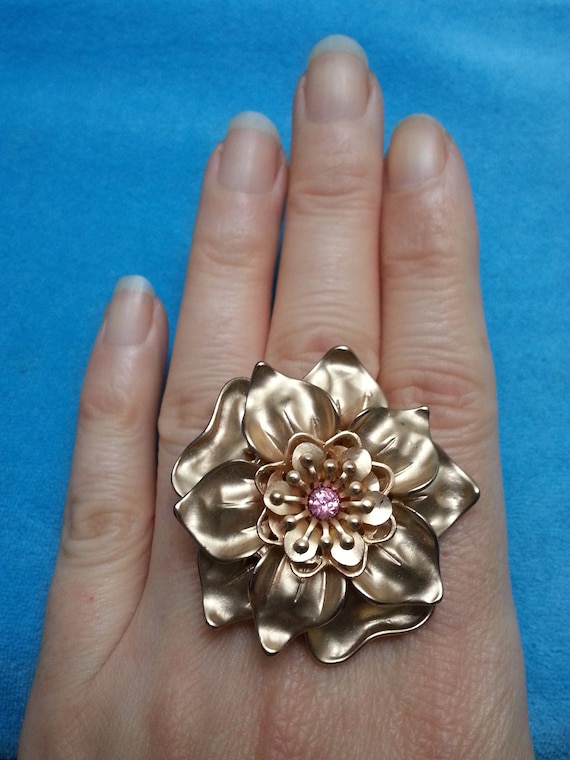 Impressive Large Vintage Flower Ring, Elegant and Bold, Gold-tone