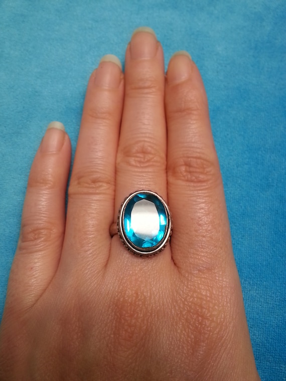 Lovely silver statement ring, blue topaz-like vib… - image 3