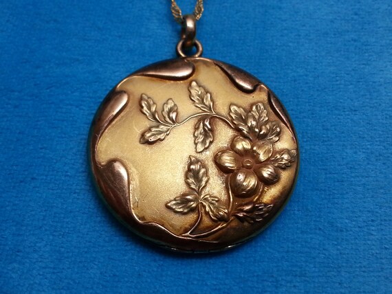 Lovely large antique Edwardian/Art Nouveau locket… - image 3