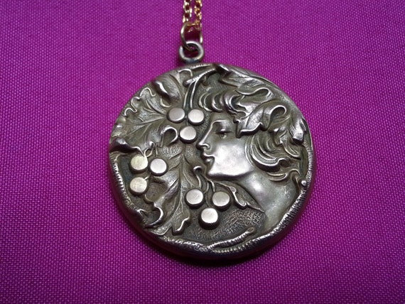 Rare antique Edwardian/Art Nouveau locket, beauti… - image 1