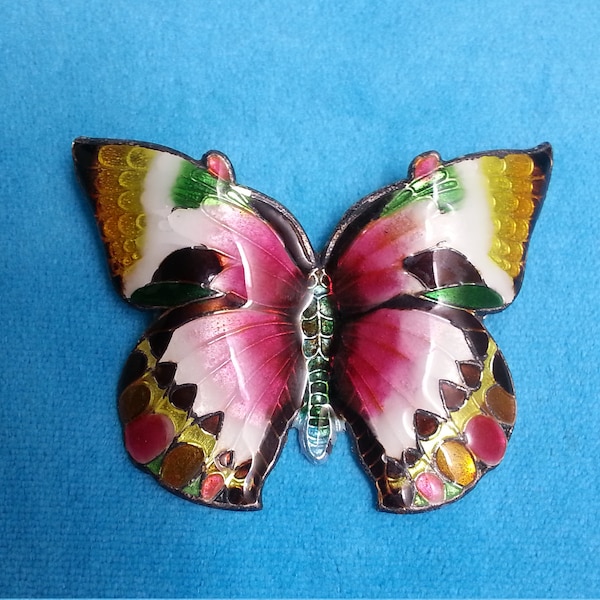 Magnifique broche papillon vintage en argent émaillé, couleurs rose vif, vert et jaune, design inhabituel, magnifique style Arts and Crafts