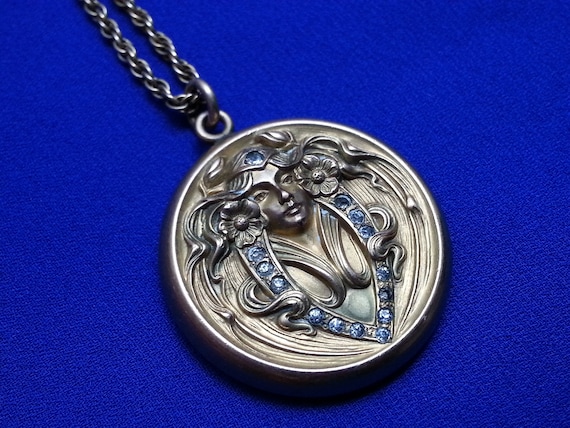 Splendid Edwardian/art Nouveau Gold-filed Locket, Lovely Lady