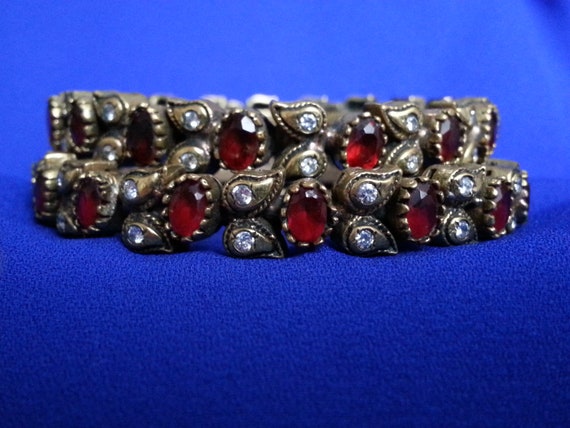 Beautiful vintage pair of brass bangle bracelets,… - image 7