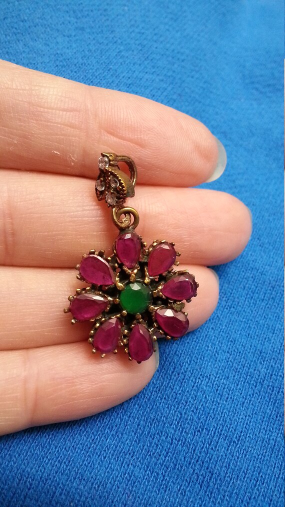 Beautiful sterling ruby flower pendant, emerald-l… - image 2
