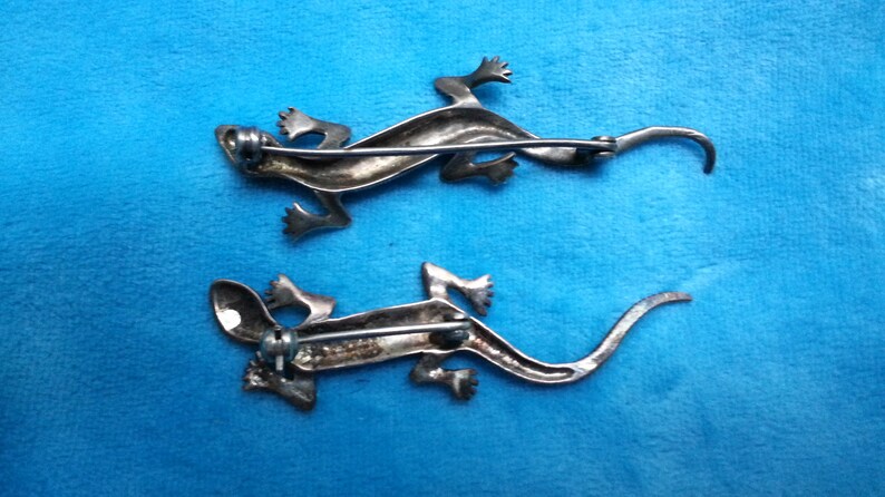 Sterling silver marcasite brooch set geckos vintage red garnet or ruby eyes lizards lots of sparkle and detail beautiful movement