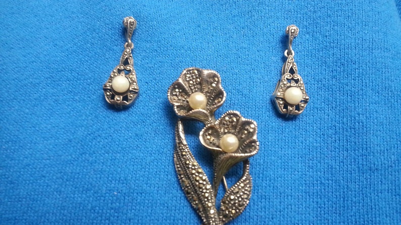 pearls Beautiful sterling silver marcasite flower brooch possibly simulated matching dangle earrings Victorian style beautiful design