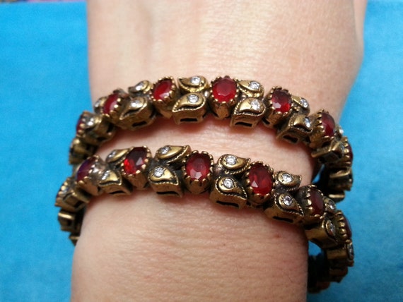 Beautiful vintage pair of brass bangle bracelets,… - image 2