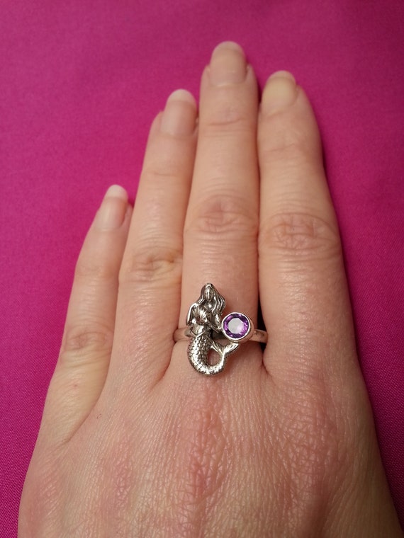 Charming sterling silver mermaid amethyst ring, b… - image 3