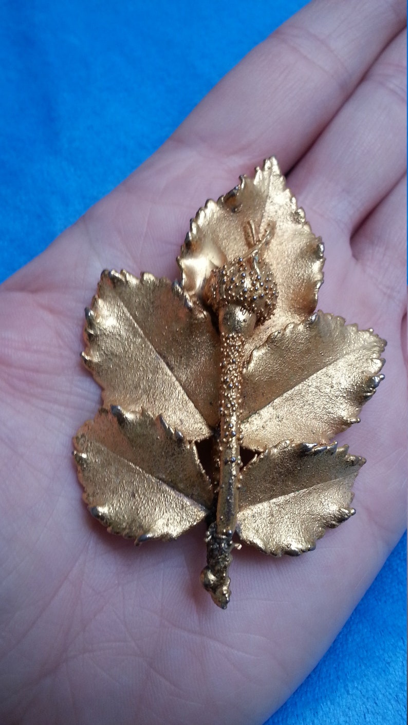 Striking gold-plated rose bud brooch with five leaves Flora Danica? real gold-plated rose branch bold stunning piece amazing detail