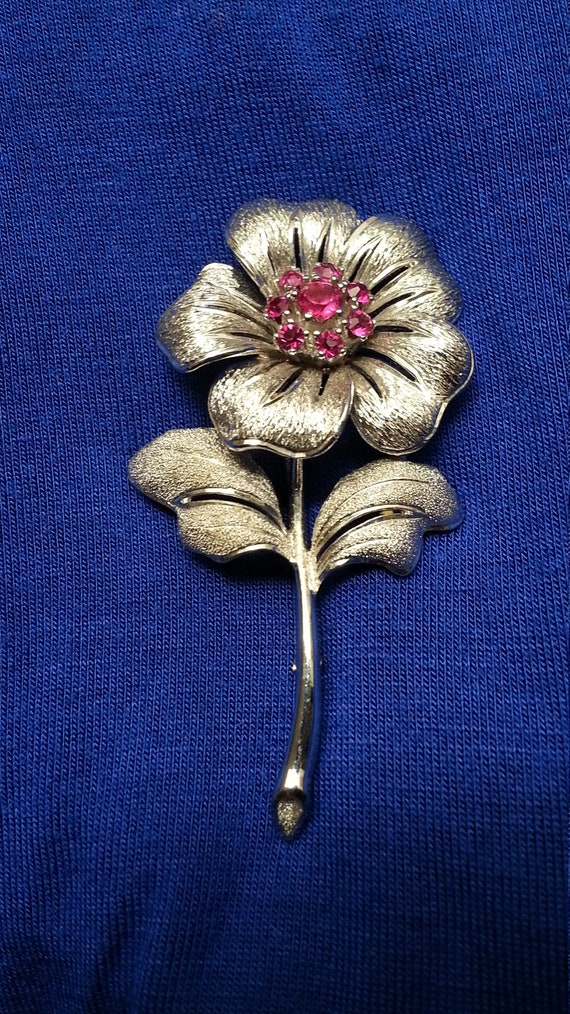 Striking sterling silver brooch, rose flower leave