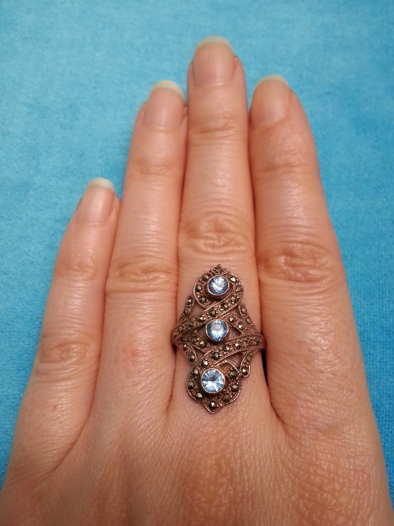 princely beauty 6 US size Art Deco style elegance open adjustable band Magnificent sterling silver blue topaz marcasite vintage ring