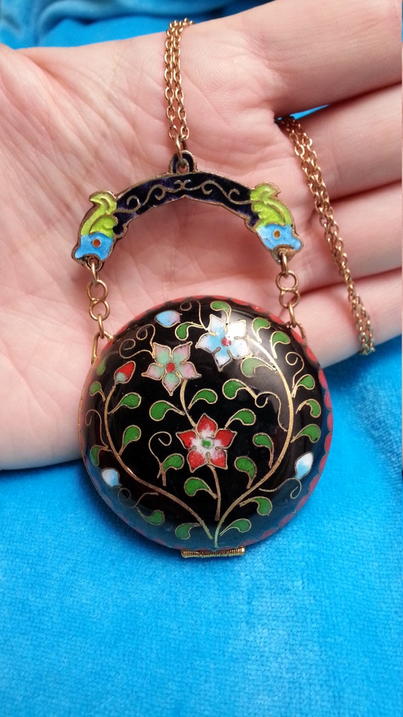 Beautiful Chinese enamel pillbox or locket neckla… - image 8