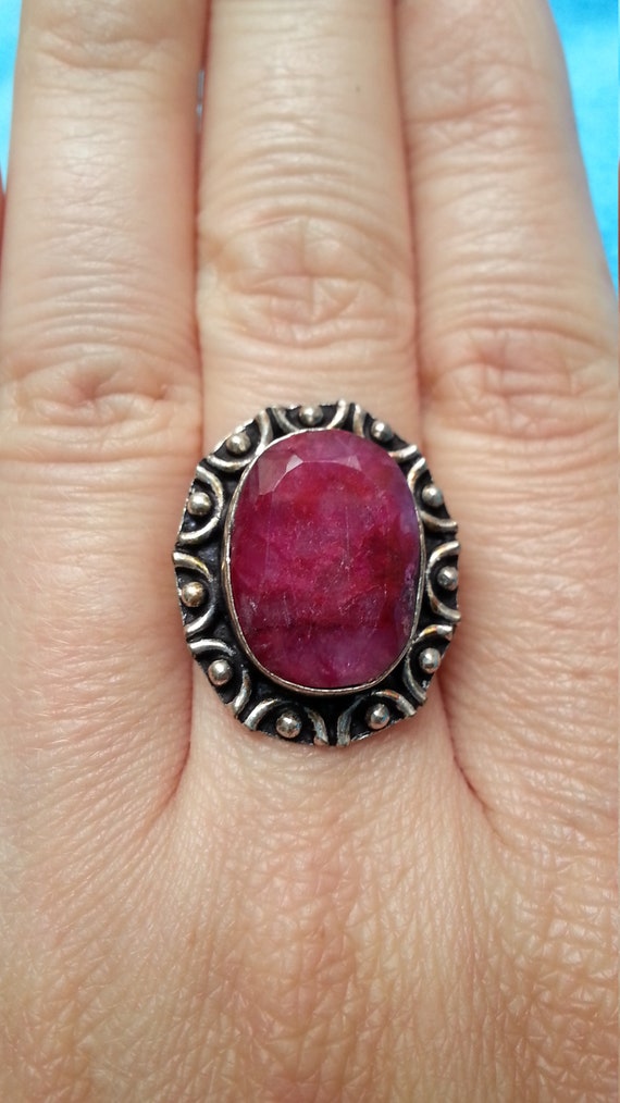 Striking huge ruby vintage-looking ring, sterling 