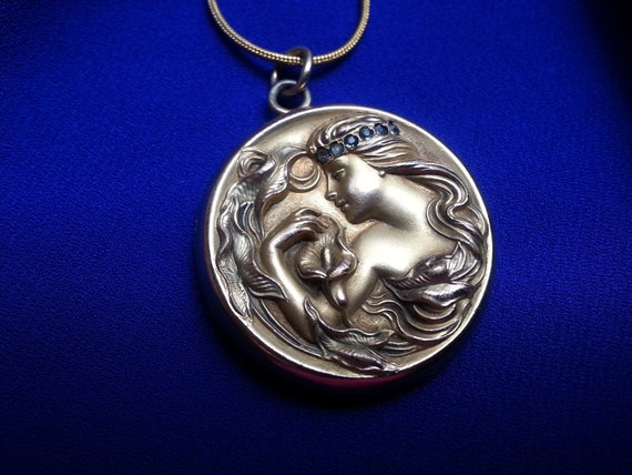 Splendid Edwardian/Art Nouveau gold-filed locket,… - image 1