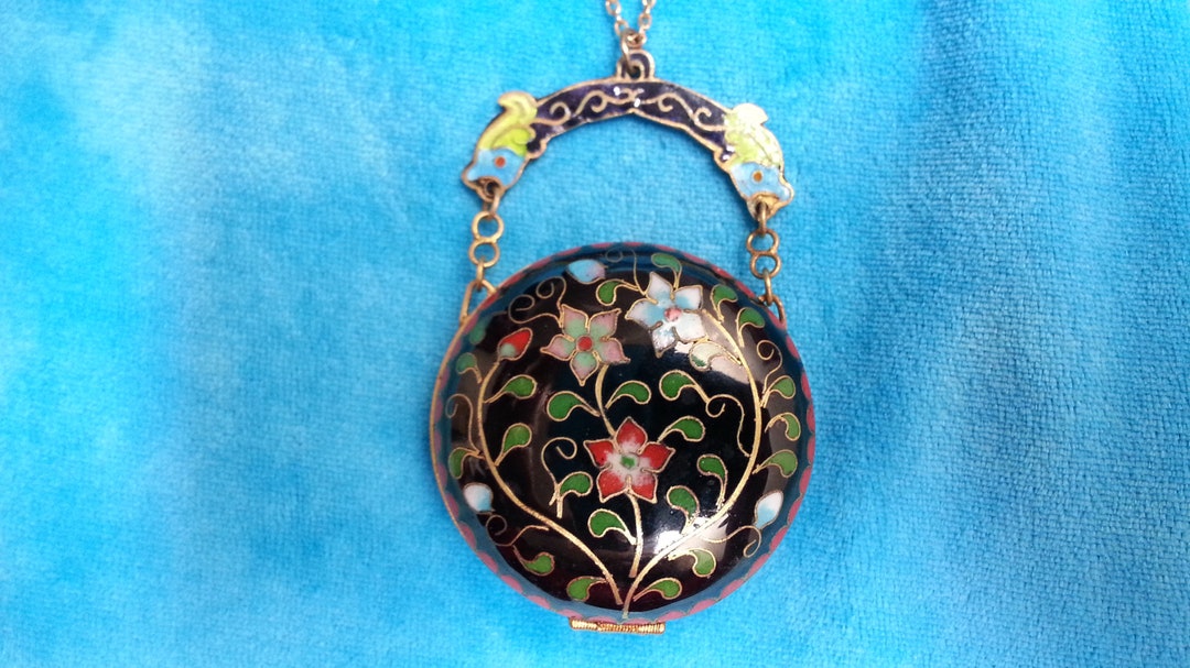 Beautiful Chinese Enamel Pillbox or Locket Necklace, 1920's Export