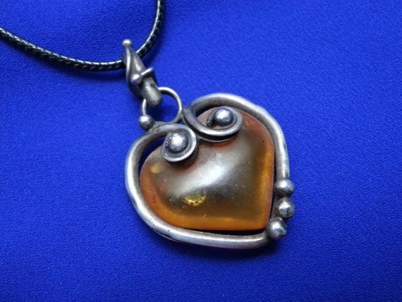 Vintage sterling silver amber heart pendant, natu… - image 1