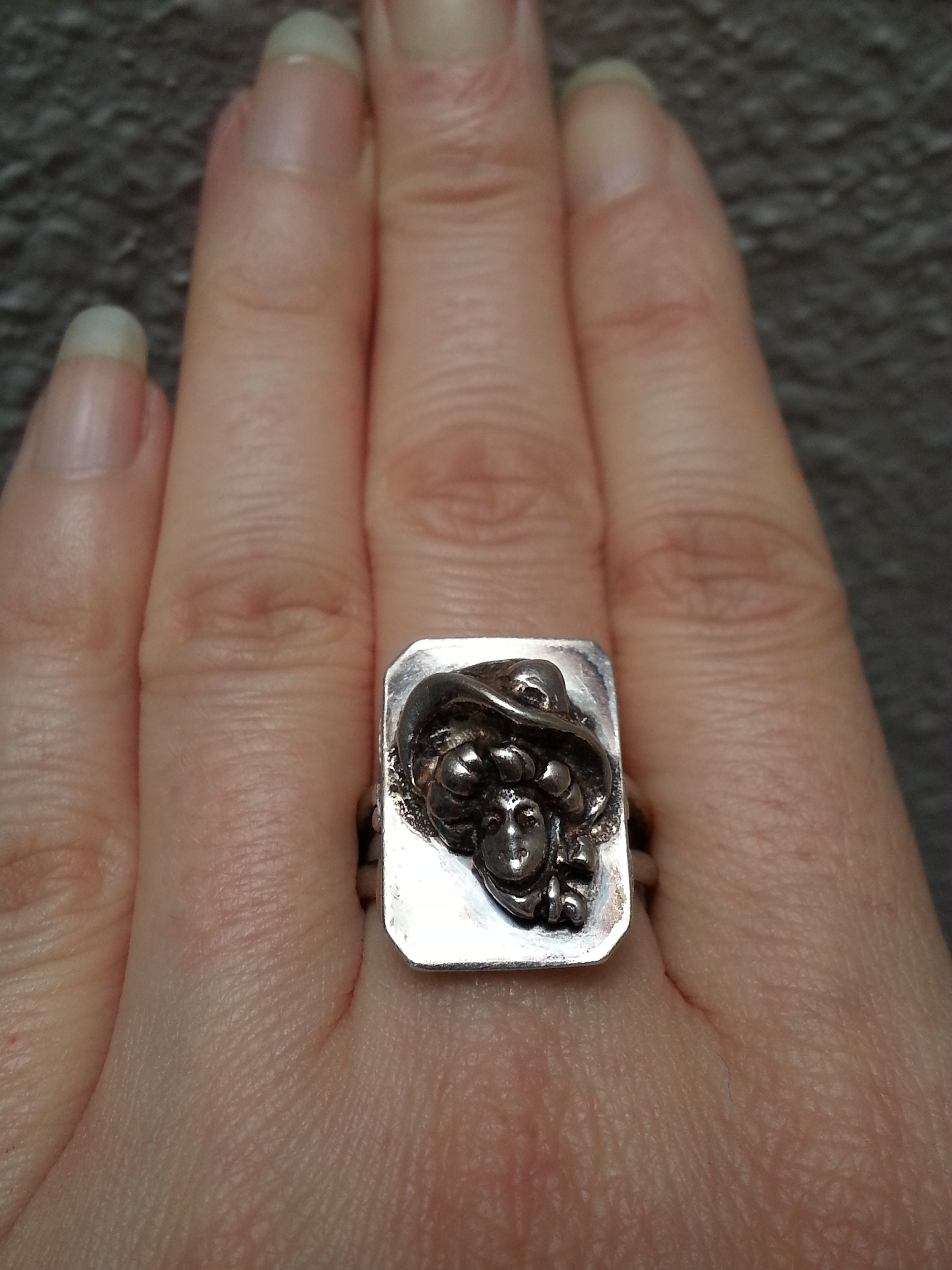 Old Vintage Girl in Hat Silver Ring 少女指輪 Old Vintage Girl in Hat Silver Ring 少女指輪 Old Vintage