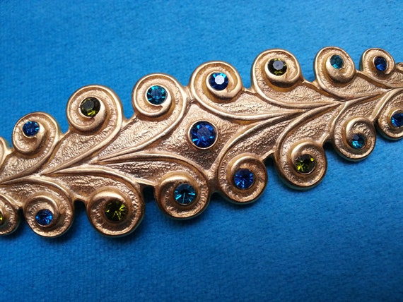 Elegant vintage bar brooch, gold tone with sparkl… - image 6