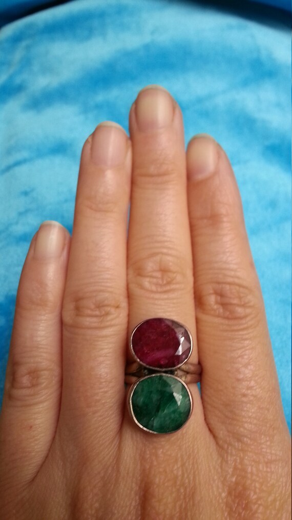 Striking ruby and emerald silver set, ring, earri… - image 6