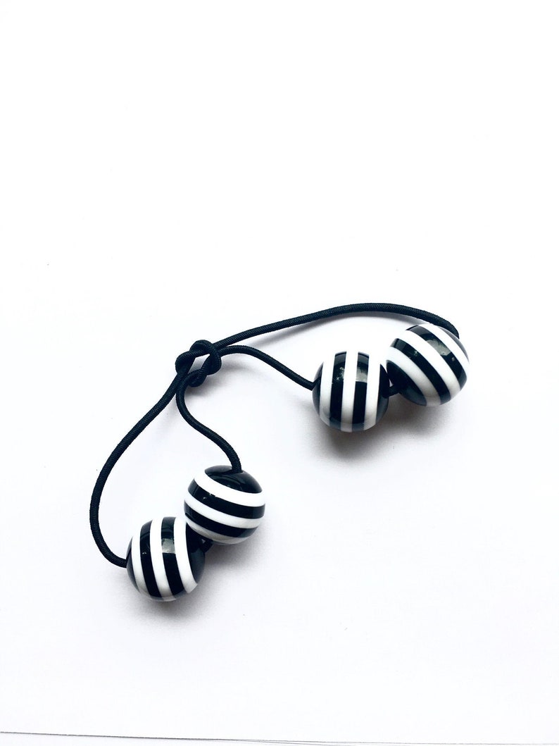 white hair bobbles