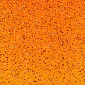 Op de afbeelding: Oranje glitterpapier met een fijne, gelijkmatige textuur. De glitter is licht goudkleurig en gelijkmatig verdeeld over het oppervlak.