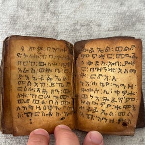 H. Äthiopische Ge&#39;ez-Handschrift aus dem 18.Jh. – Liturgische Schrift in Rot und Schwarz