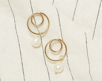 Freshwater Pearl Drop Stud Pendant Earrings Circle Swirl Gold Plated Design