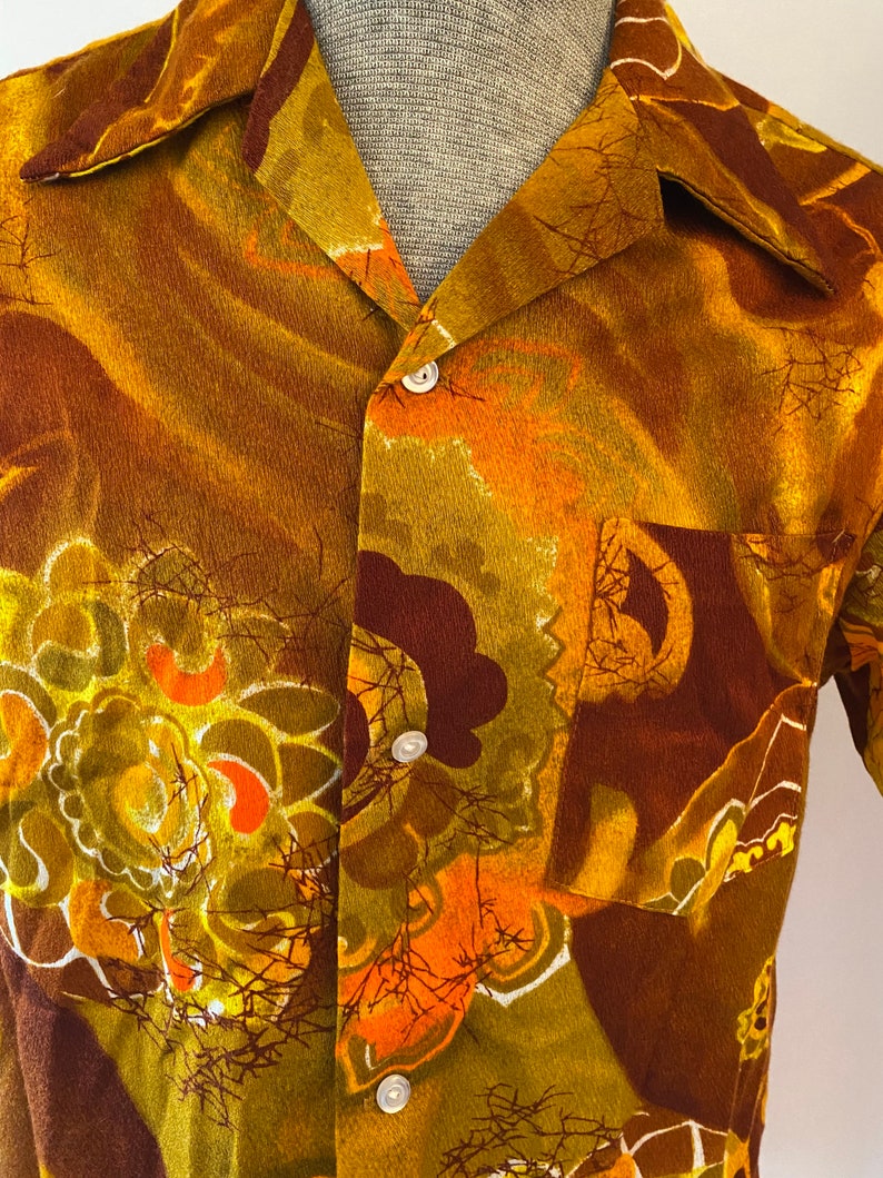 Vintage Wiki of Hawaii LTD Hawaiian Shirt. M-L. Orange, yellow, brown. Excellent condition. image 2